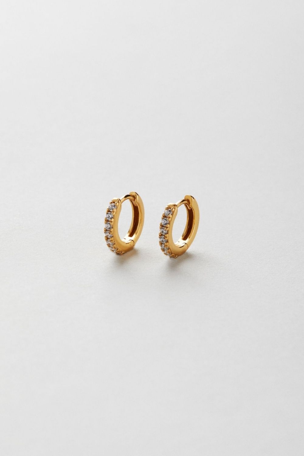 Lou Hoops (XS) 18k Gold Plated i gruppen Smykker / Øredobber / Øreringer hos Glitter (1300468-12-ONESIZE)