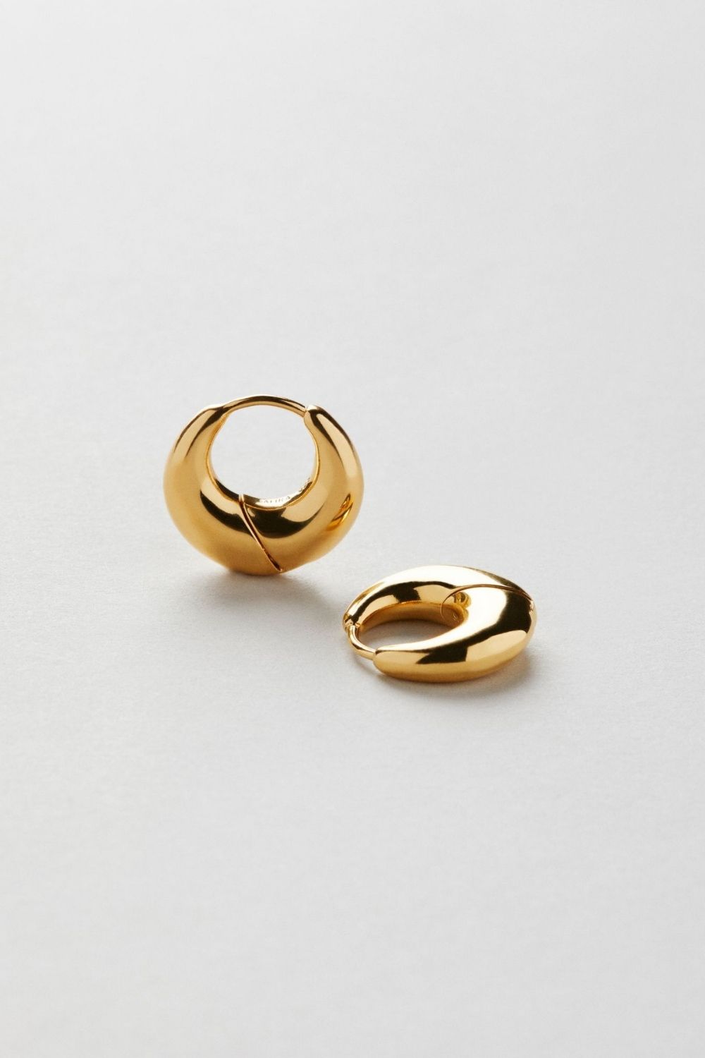 Forever Dreamer Hoops 24k Gold Plated i gruppen Smykker / Øredobber / Øreringer hos Glitter (1300783-12-ONESIZE)