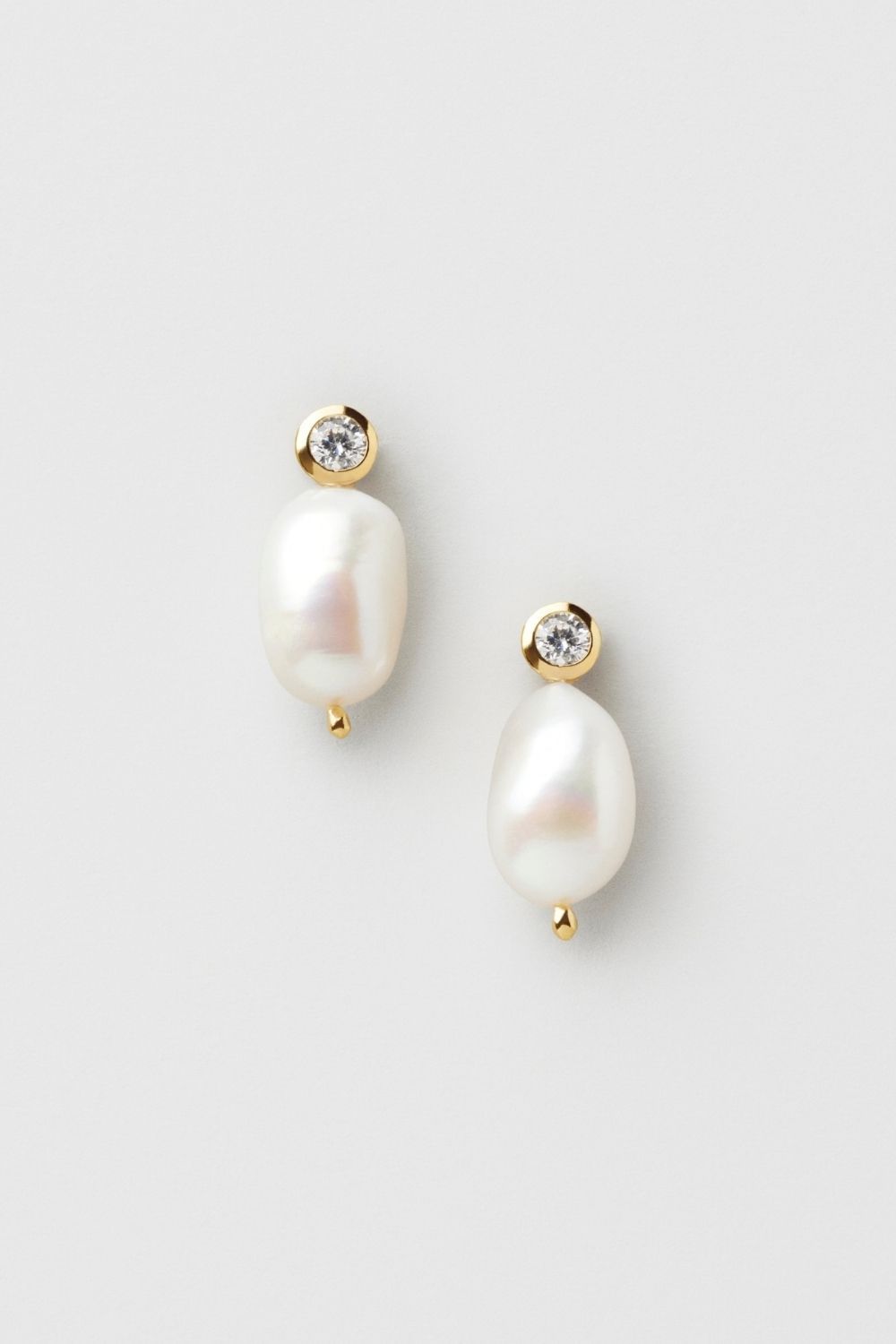 Harlow Pearl Earrings 24k Gold Plated i gruppen Gullbelagt ekte sølv / Gullbelagte øredobber hos Glitter (1300927-12-ONESIZE)