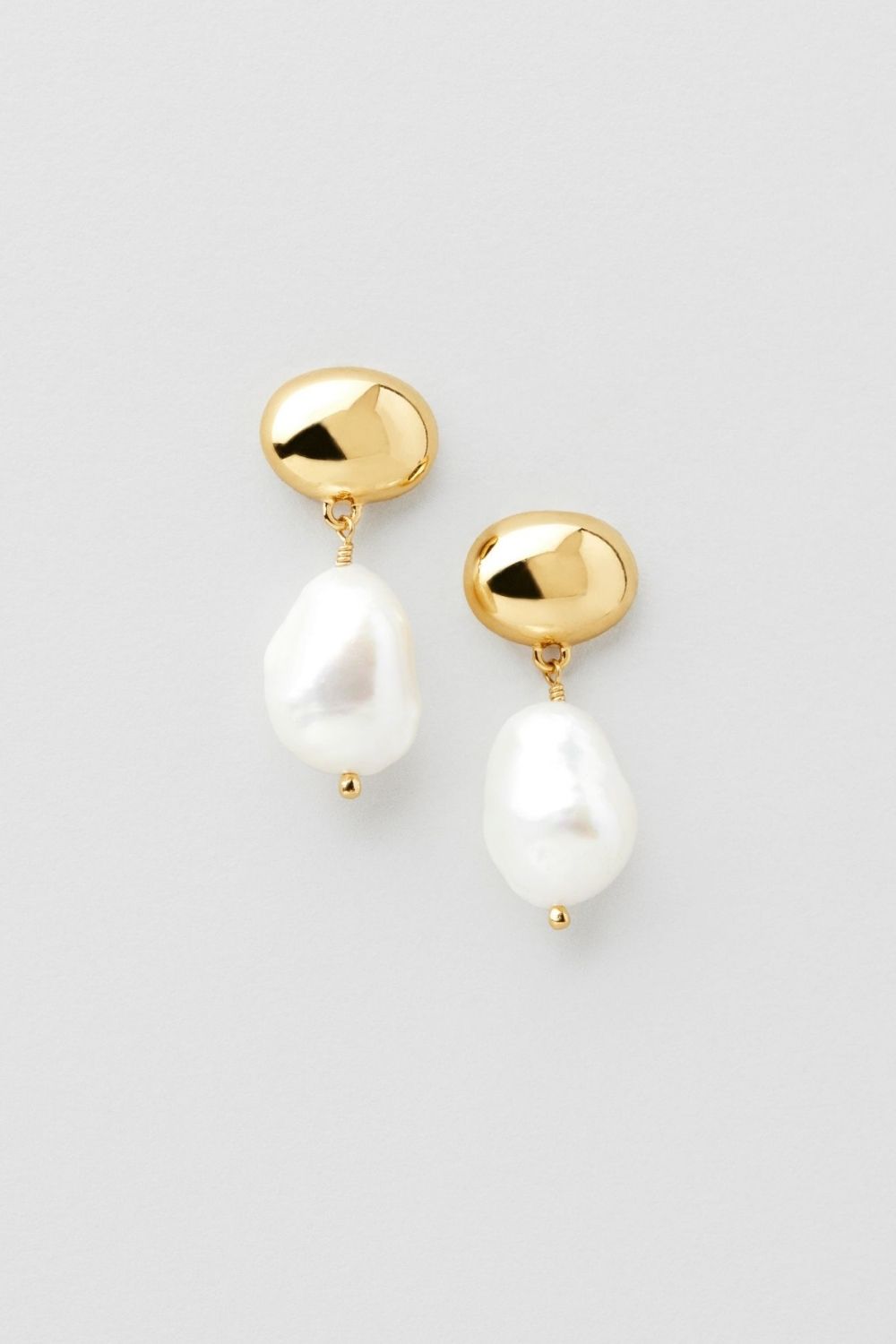 Baroque Pearl Studs 24k Gold Plated i gruppen Safira - Øredobber hos Glitter (1301325-12-ONESIZE)