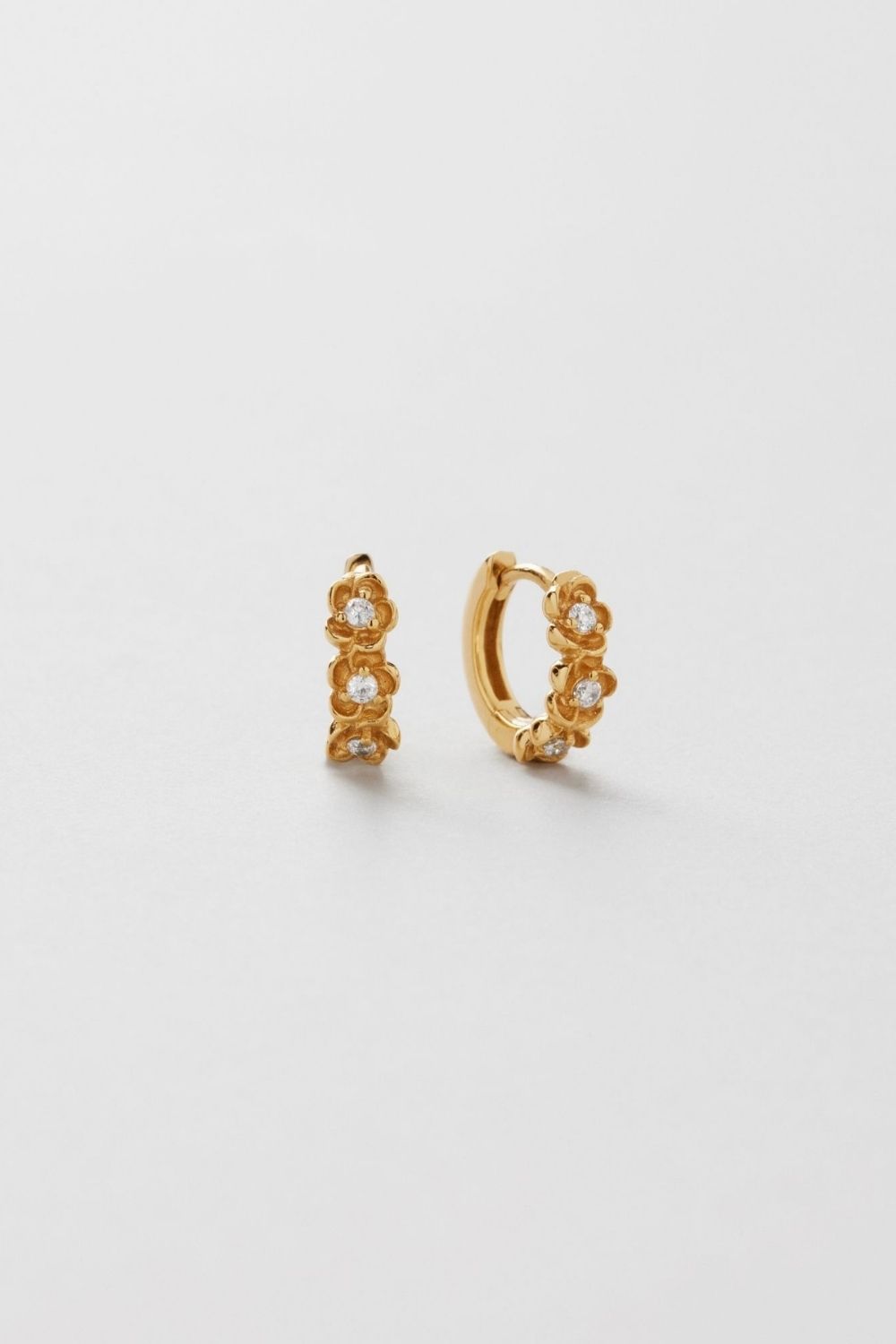 Flower Bouquet Hoops 18k Gold Plated i gruppen Smykker / Øredobber / Øreringer hos Glitter (1301337-12-ONESIZE)