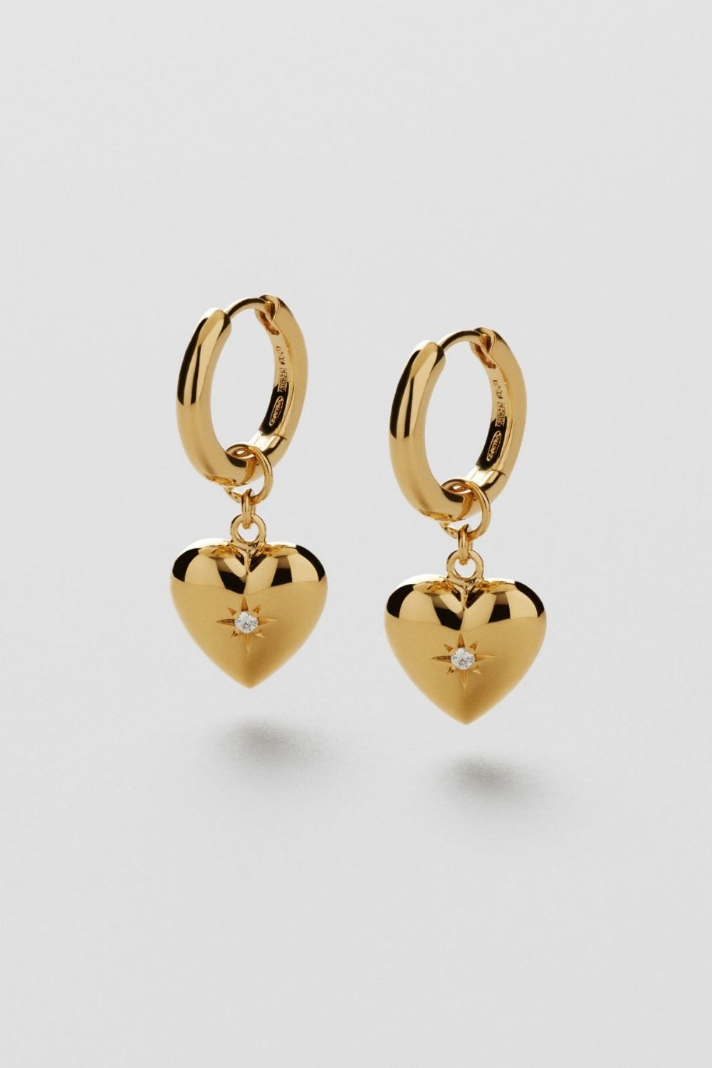 Heart As Gold Hoops 24k Gold Plated i gruppen Store week / hos Glitter (1301361-12-ONESIZE)