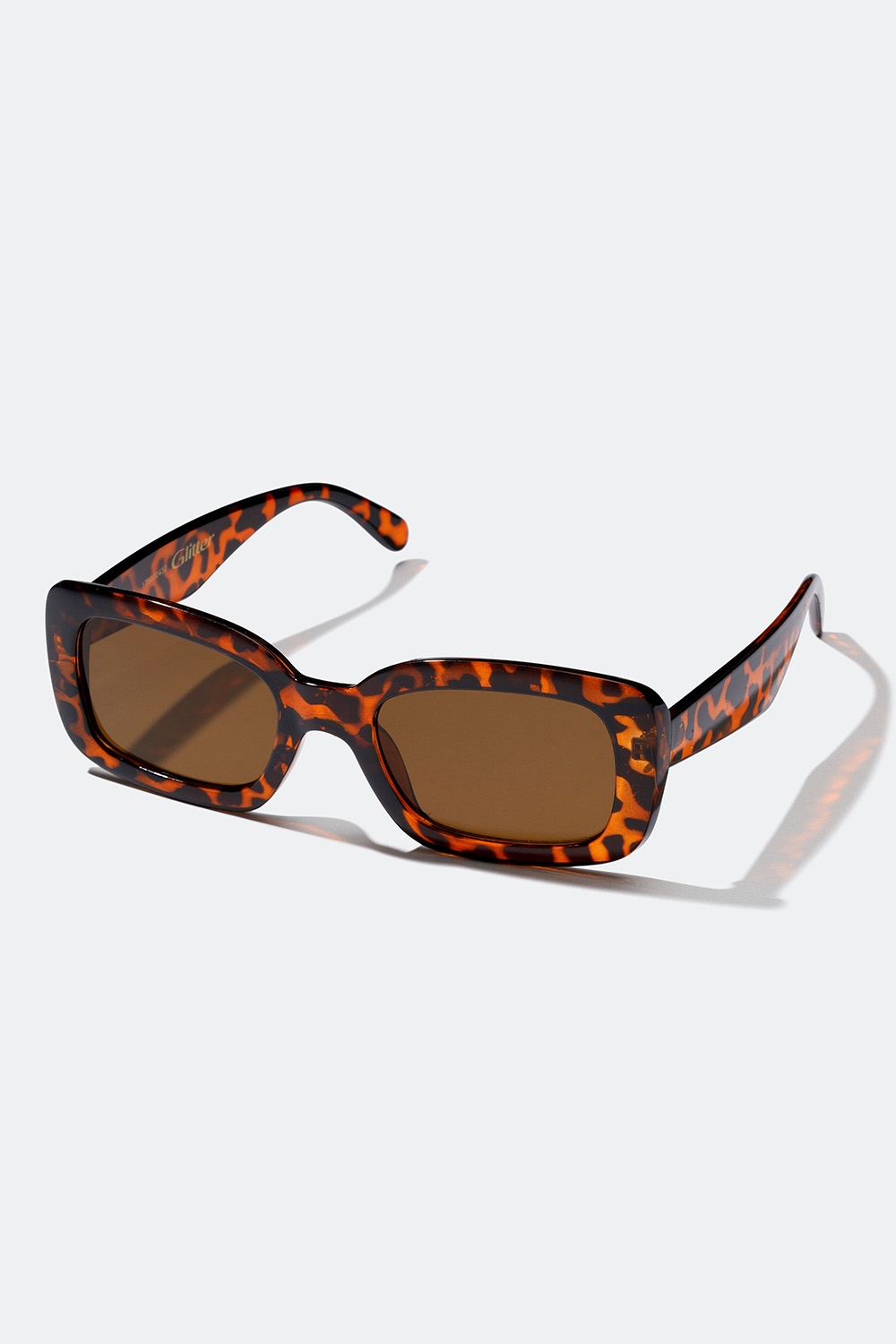 Skilpaddemønstrede solbriller med rektangulært design. i gruppen Solbriller hos Glitter (176000430700)
