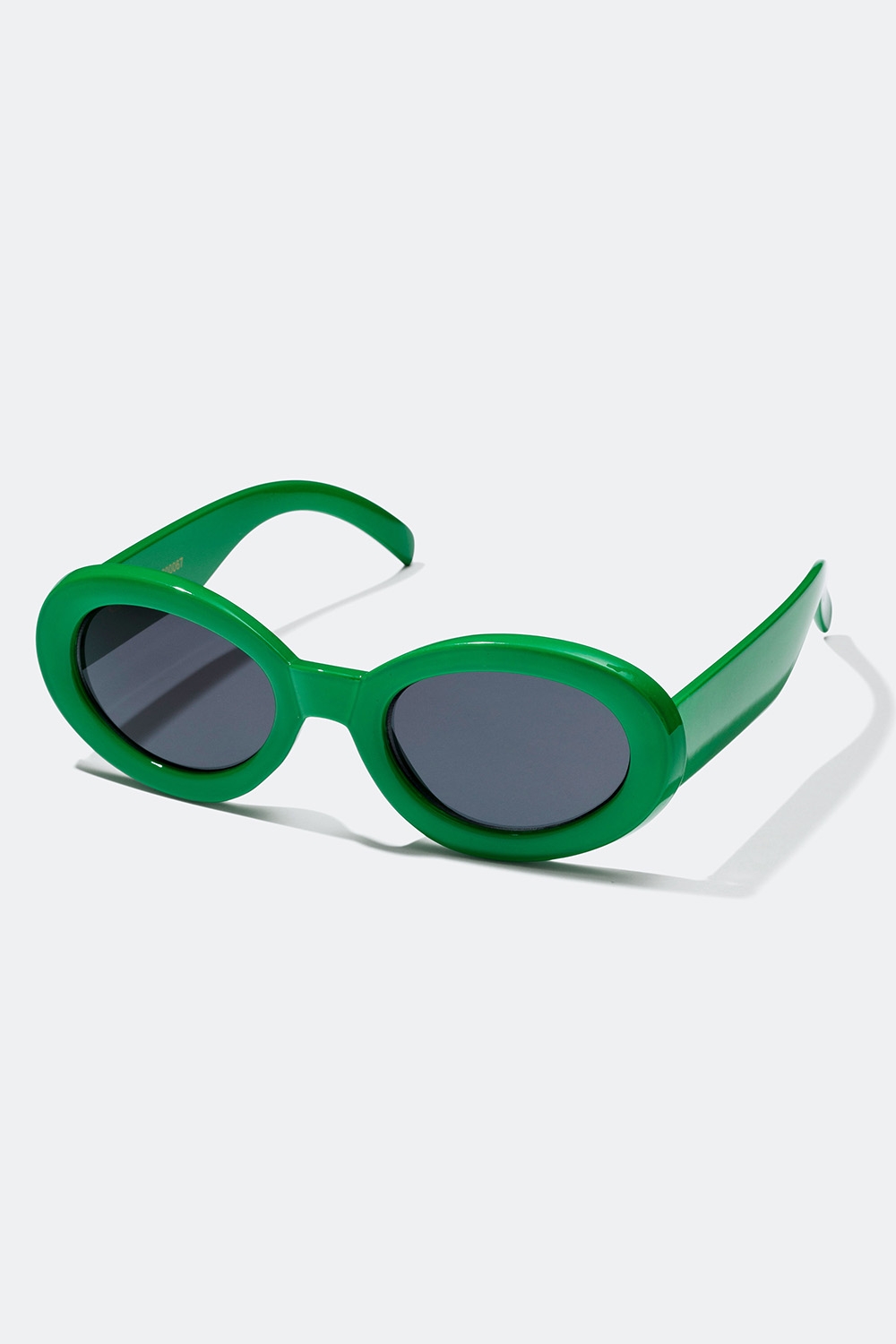 Grønne solbriller med oval design i gruppen Solbriller hos Glitter (176000677500)