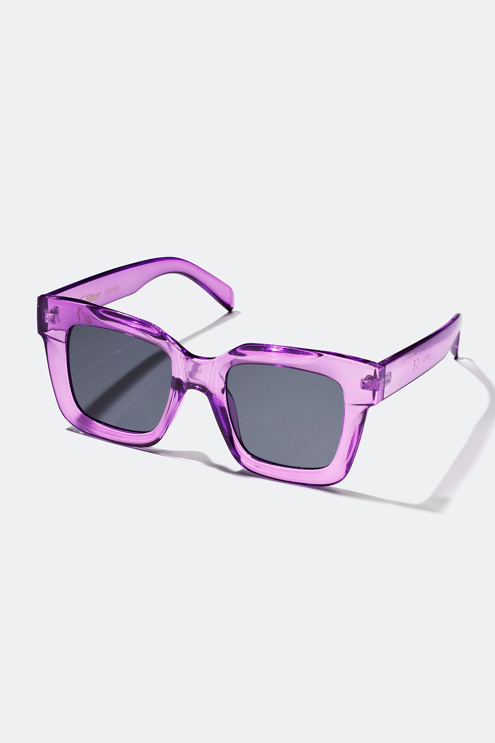 Store, lilla solbriller med firkantet design i gruppen Solbriller hos Glitter (176000686700)