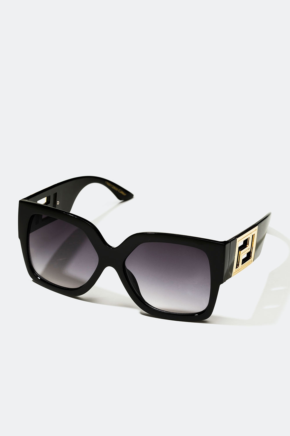 Svarte oversize-solbriller med gullfarget detalj i gruppen Accessories / Solbriller hos Glitter (176001129000)