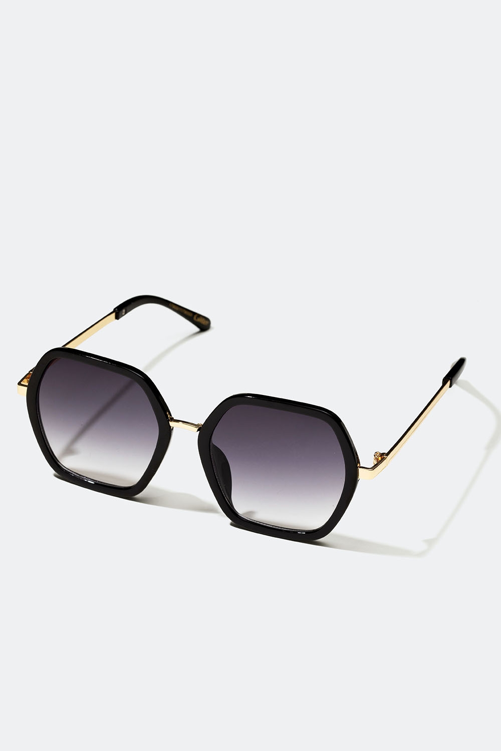 Store solbriller med svart innfatning i gruppen Accessories / Solbriller hos Glitter (176001179000)