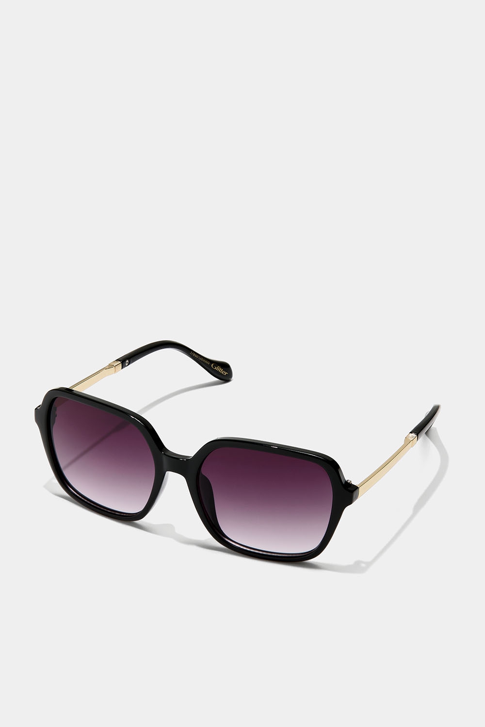 Sorte, retroinspirerte solbriller med gullfarget detalj i gruppen Accessories / Solbriller hos Glitter (176001389000)