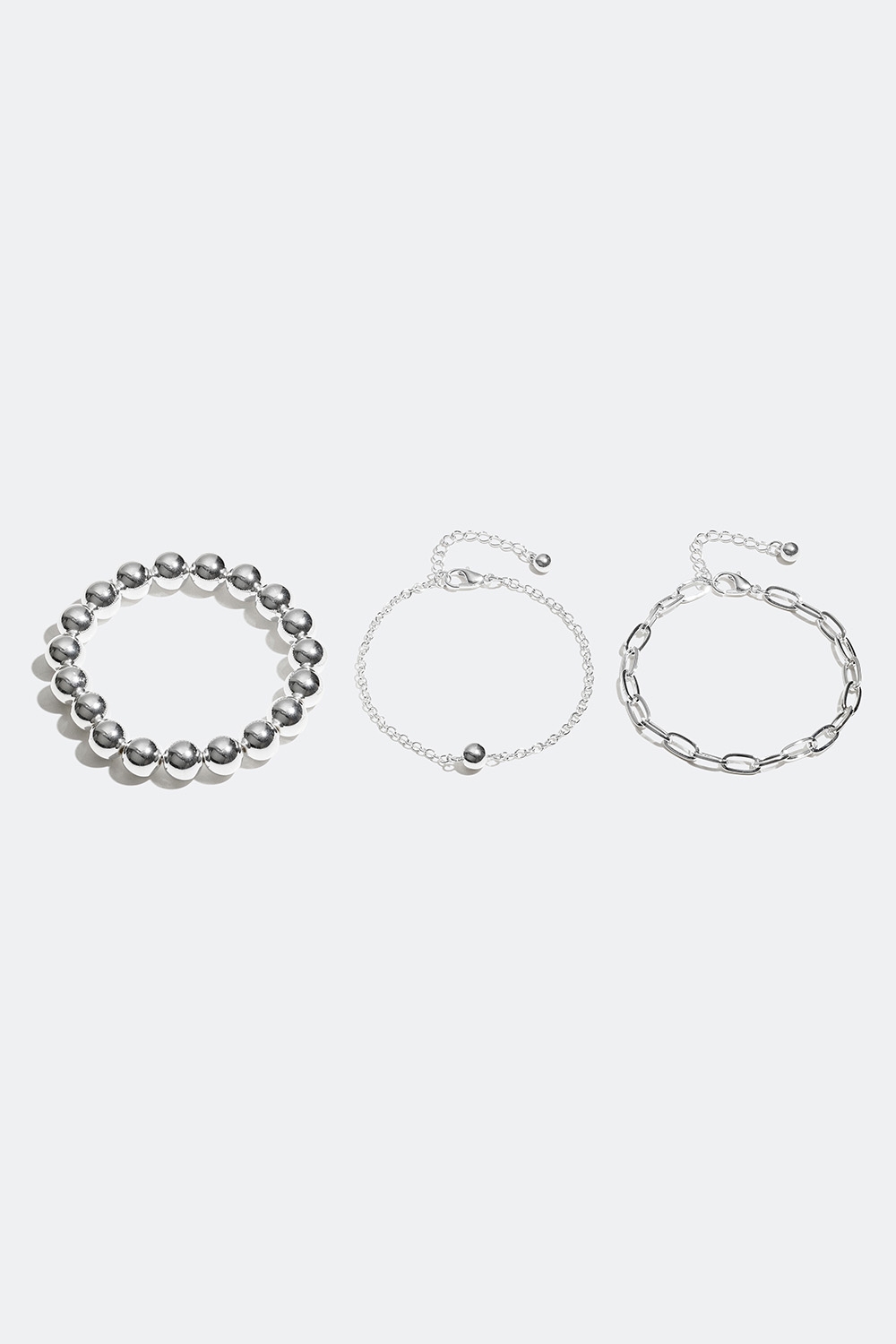 Sølvfargede armbånd med kuler og kjede, 3-pakning i gruppen Smykker / Armbånd / Flerpakning hos Glitter (251000531000)