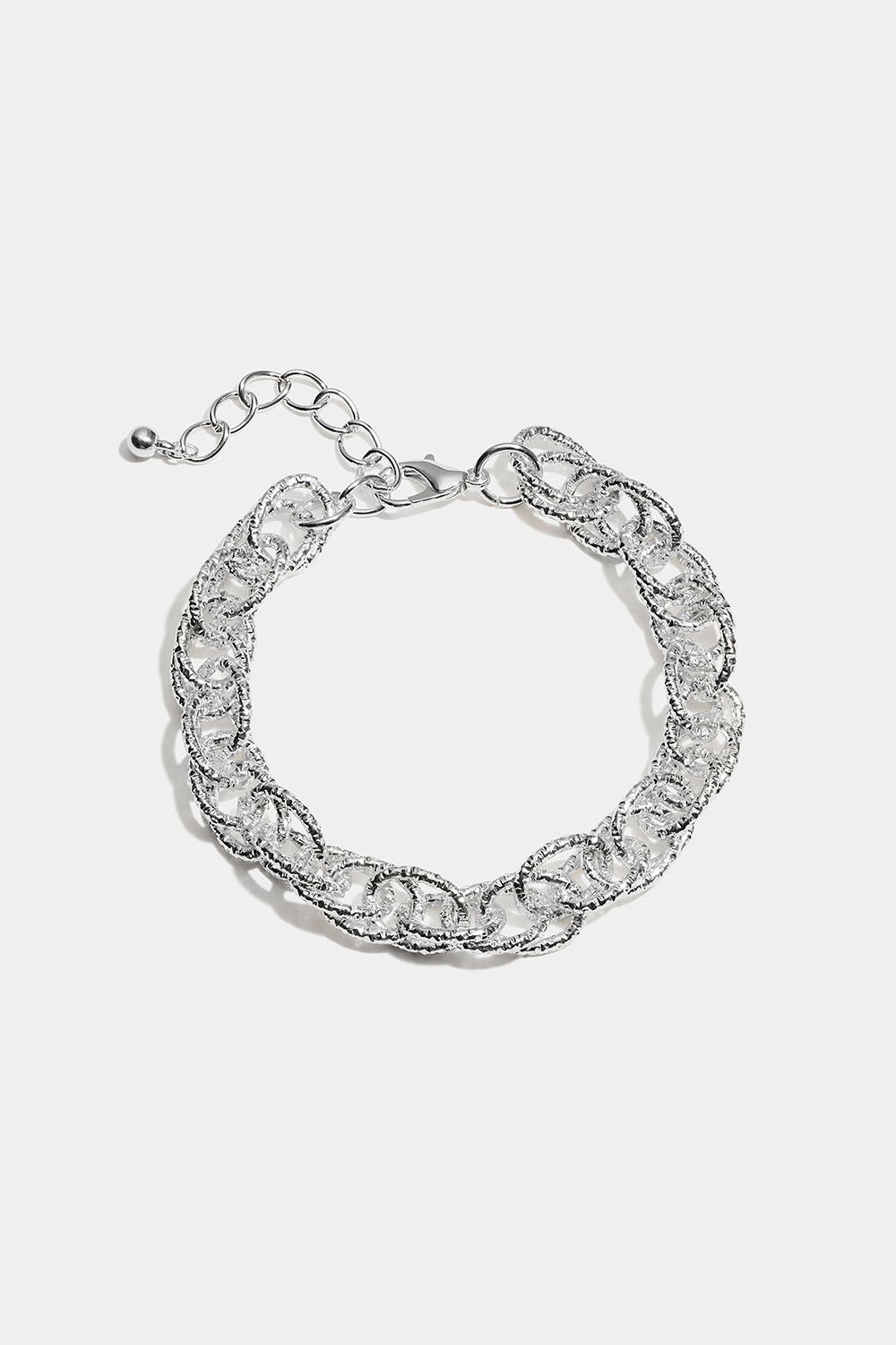 Kjedearmbånd med hamret design i gruppen Smykker / Armbånd / Brede hos Glitter (251002281001)