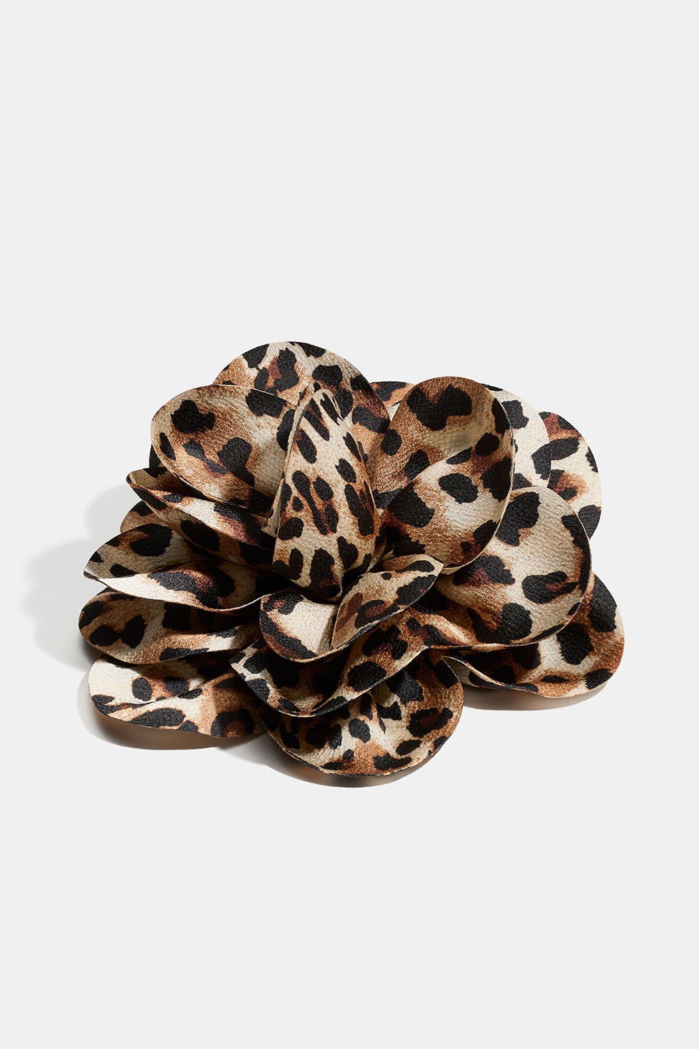 Brosje med stor leopardmønstret blomst i gruppen Smykker / Brosjer hos Glitter (252000180500)