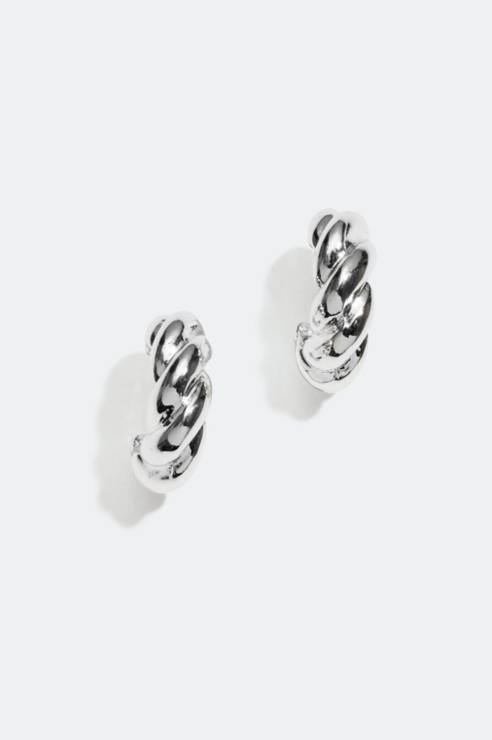 Små chunky sølvøreringer med tvunnet design i gruppen Smykker / Øredobber / Øreringer hos Glitter (25300114)