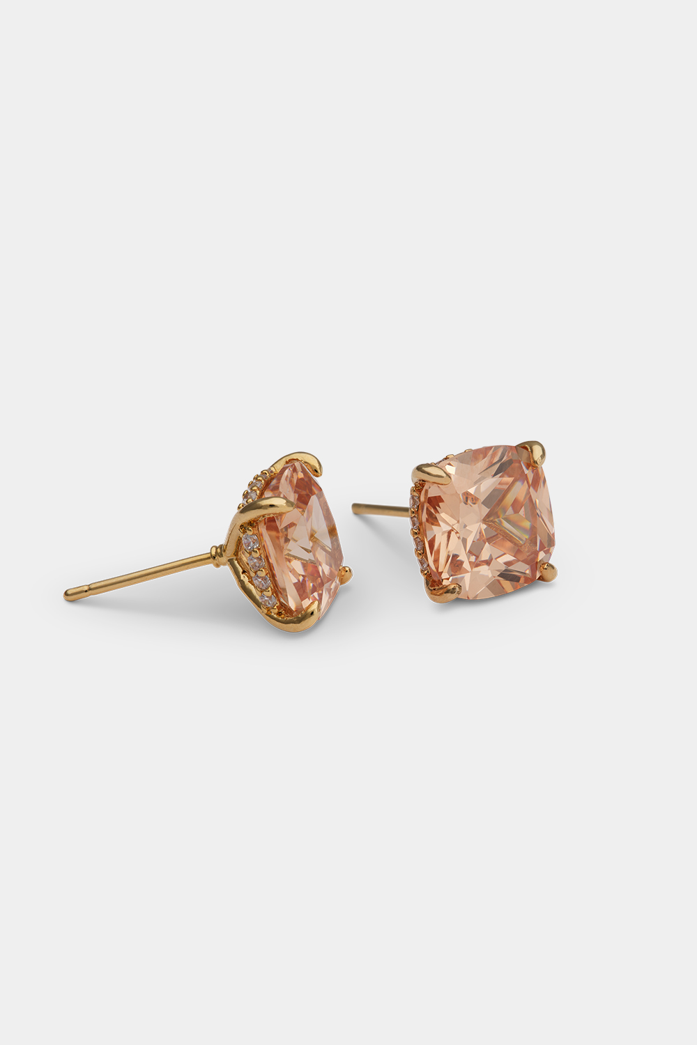Desiree studs - Champagne i gruppen Store week / hos Glitter (253001558302)