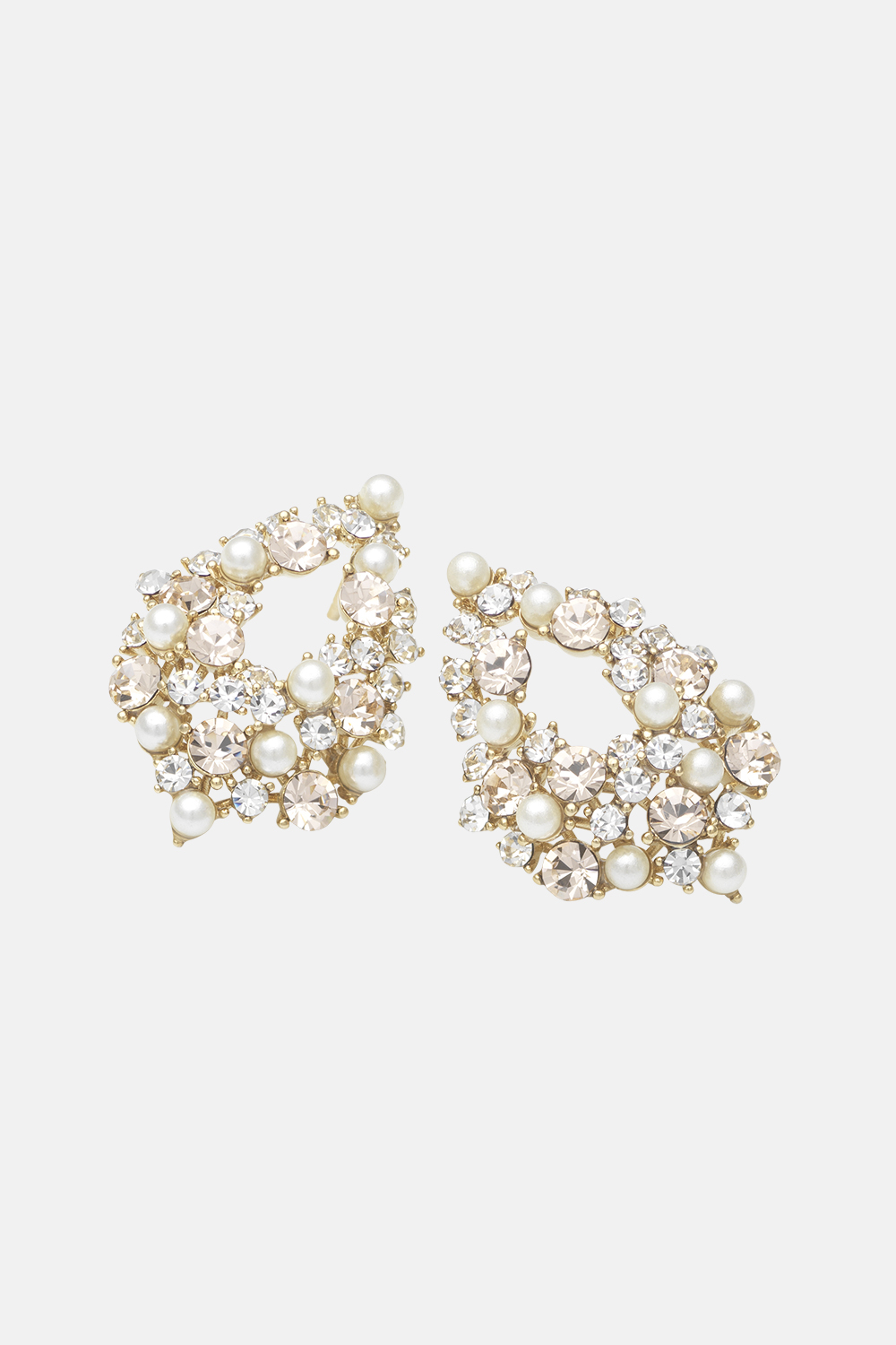Alice pearl earrings - Ivory silk i gruppen Smykker / Øredobber / Rhinestone hos Glitter (253001612002)