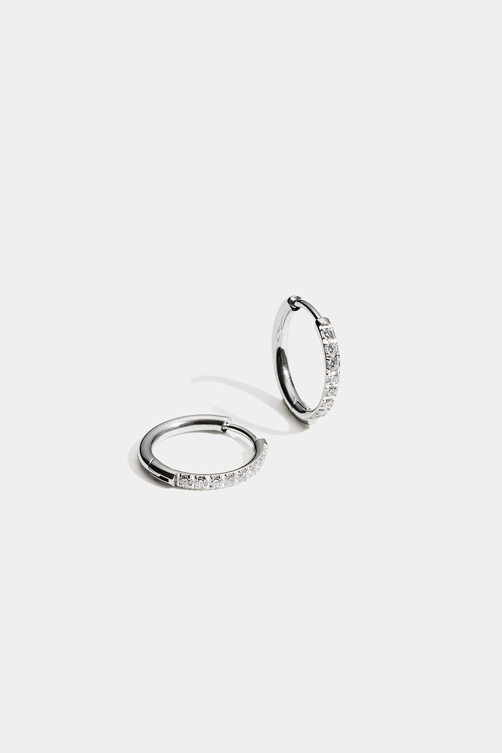 Små øreringer i stål med Cubic Zirconia i gruppen Stål / Øredobber i stål hos Glitter (253004431601)