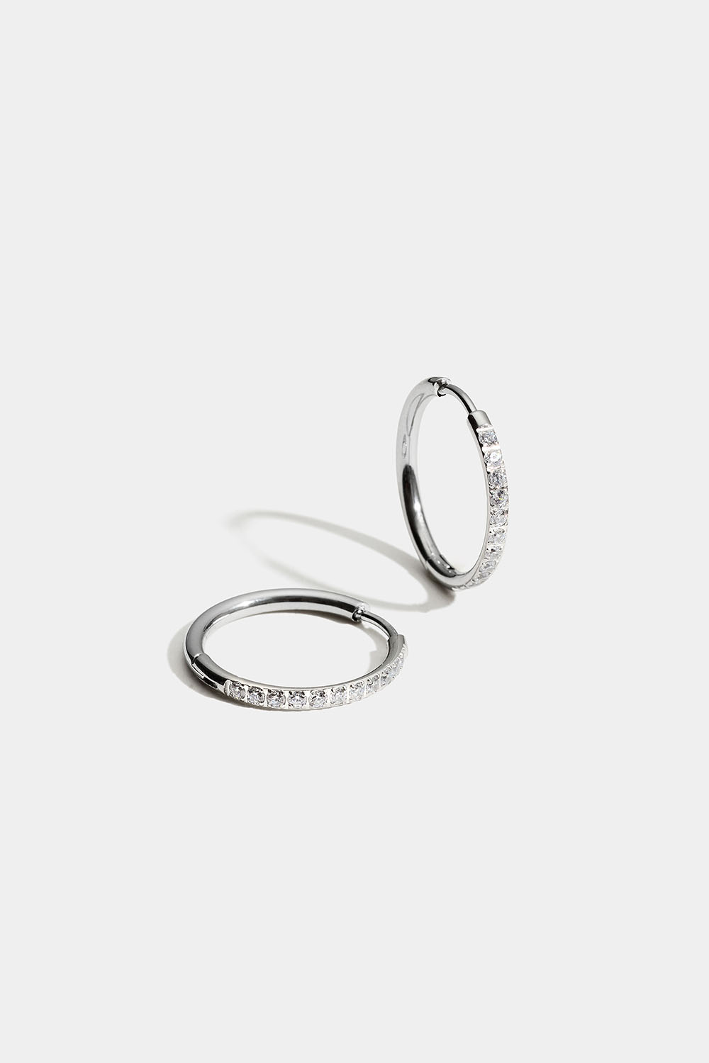 Øreringer i stål med Cubic Zirconia i gruppen Stål / Øredobber i stål hos Glitter (253004441601)
