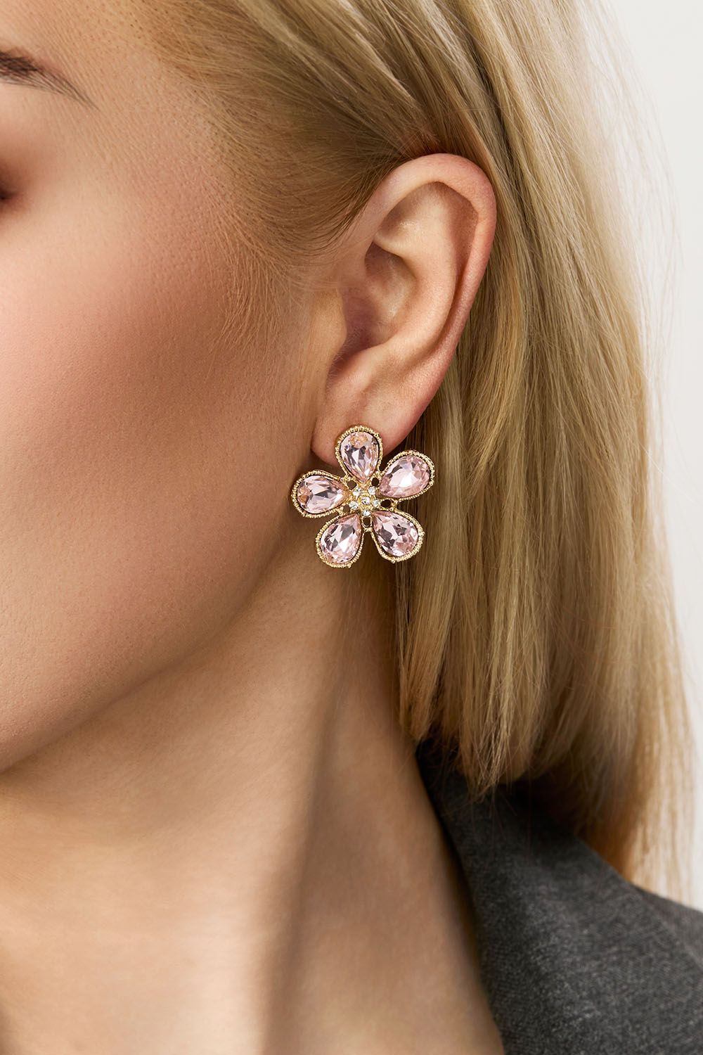 Rosa blomsterøredobber med gnistrende steiner i gruppen Smykker / Øredobber / Studs hos Glitter (253008685102)
