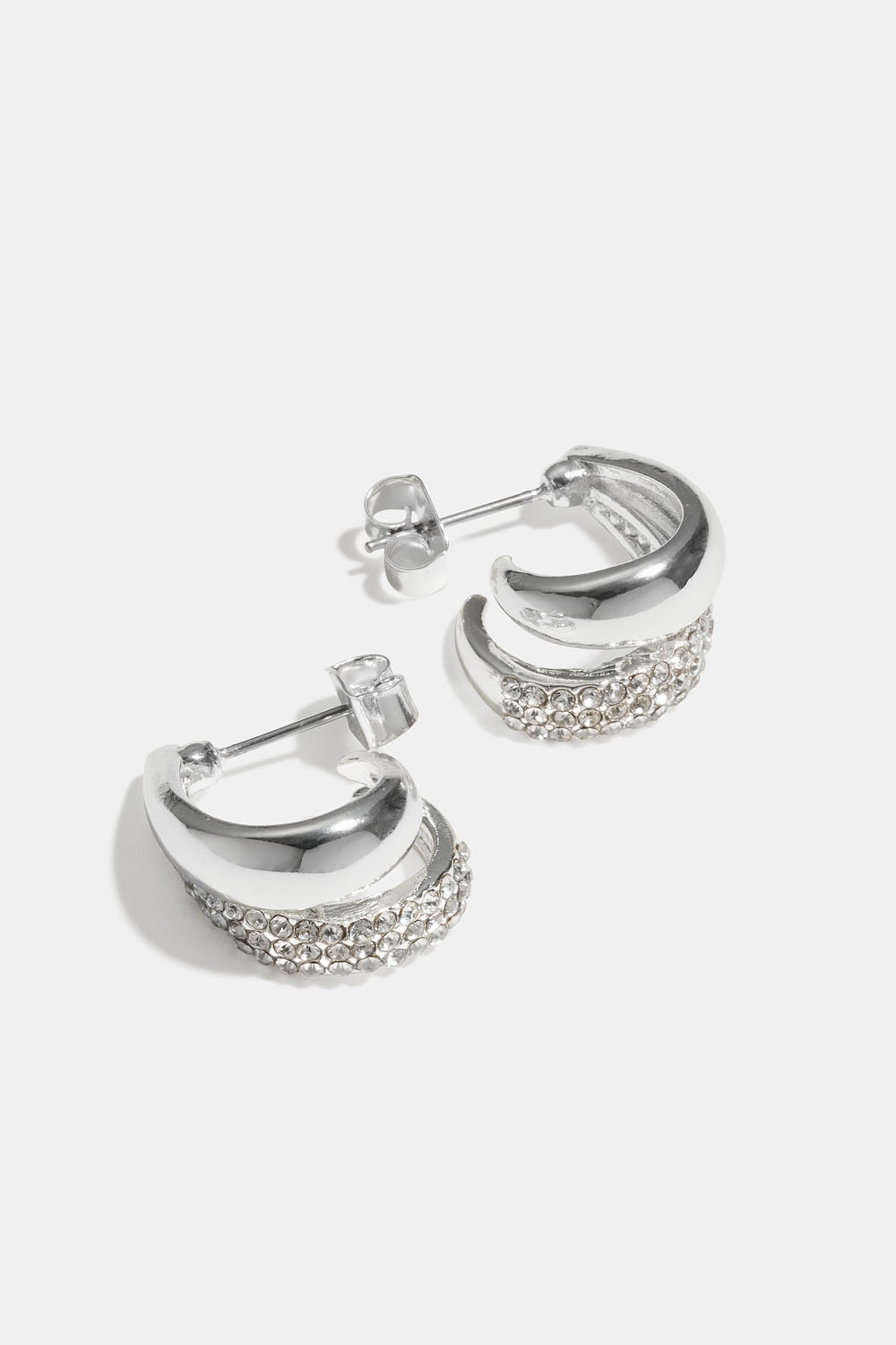 Todelte ringer med strass i gruppen Smykker / Øredobber / Øreringer hos Glitter (253009591001)