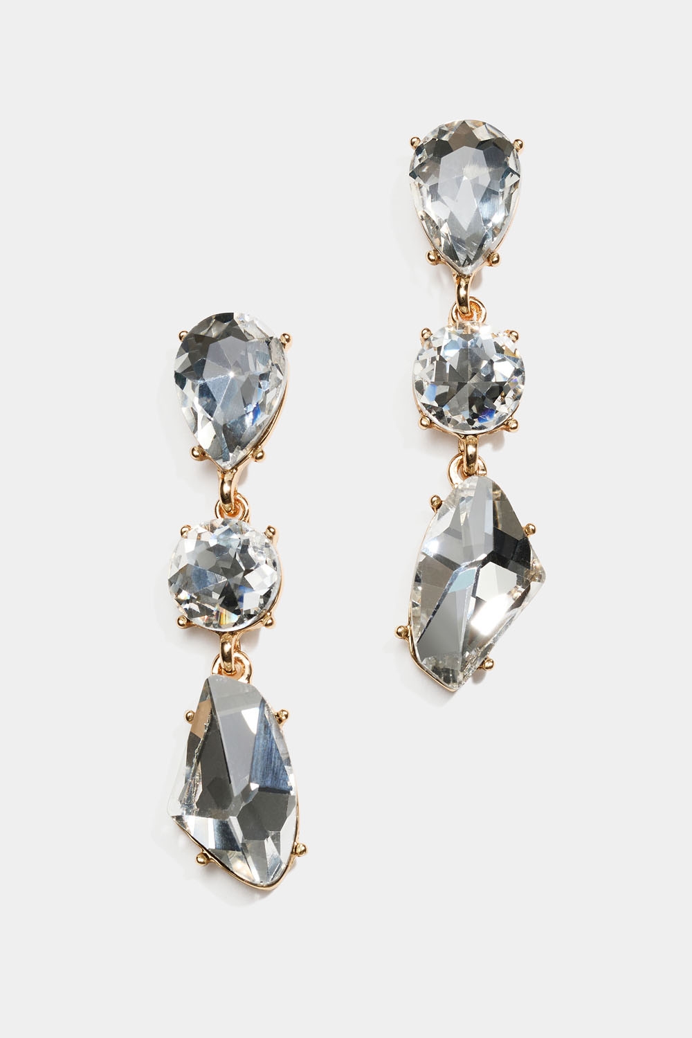 Øredobber med tre hvite glassteiner i gruppen Smykker / Øredobber / Rhinestone hos Glitter (253009990201)