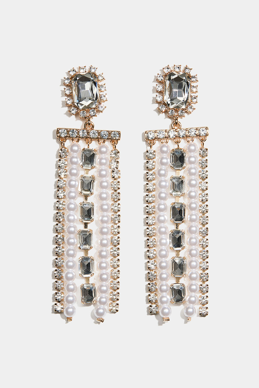 Gullfargede øredobber med rektangulær glasstein og hengende strass- og perlekjeder i gruppen Smykker / Øredobber / Rhinestone hos Glitter (253010362002)