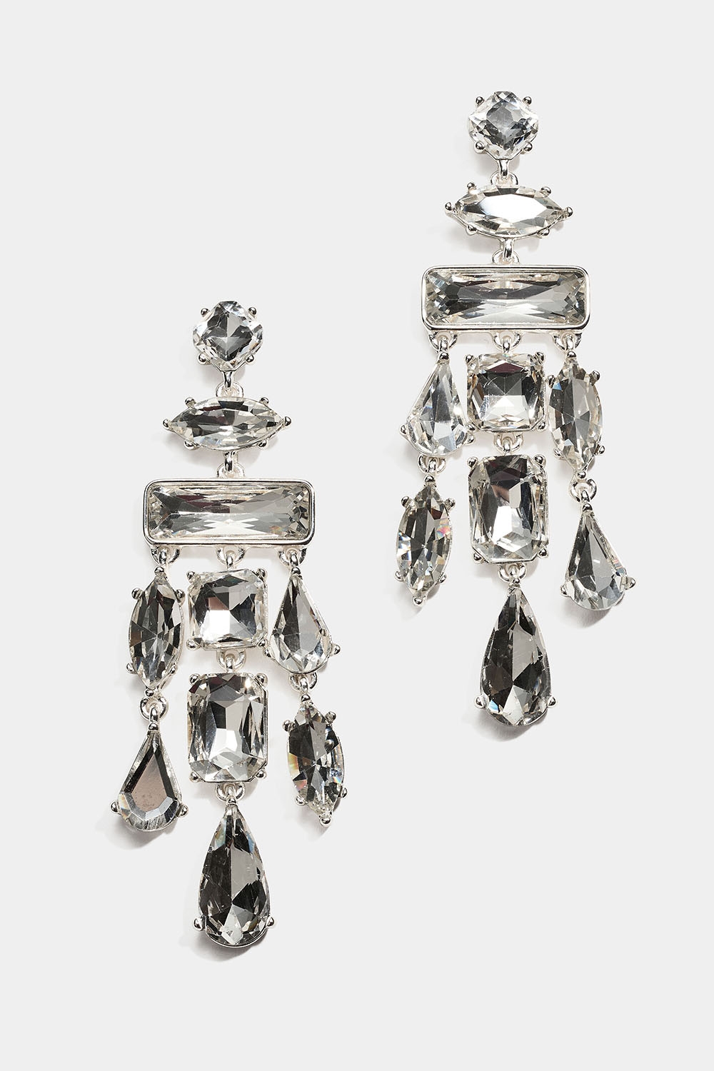 Store øredobber med glassteiner i ulike former i gruppen Smykker / Øredobber / Rhinestone hos Glitter (253010440201)