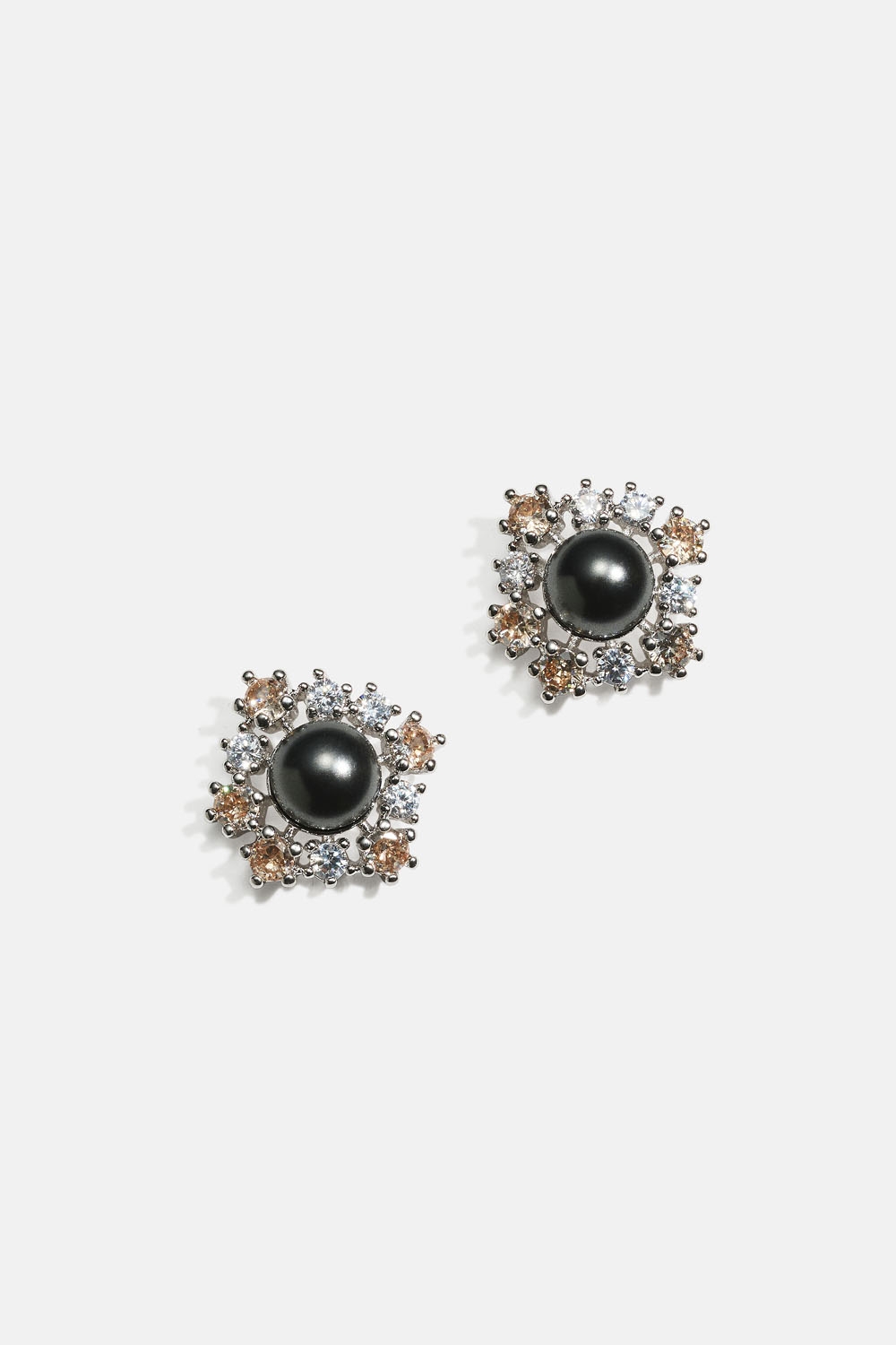 New Emily earrings - Jet Pearl i gruppen Smykker / Øredobber / Studs hos Glitter (253010619001)