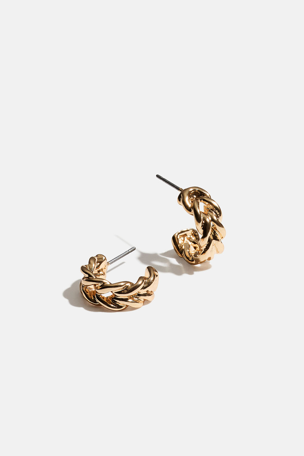 Gullfargede øreringer med kjededesign i gruppen Smykker / Øredobber / Øreringer hos Glitter (253010682002)