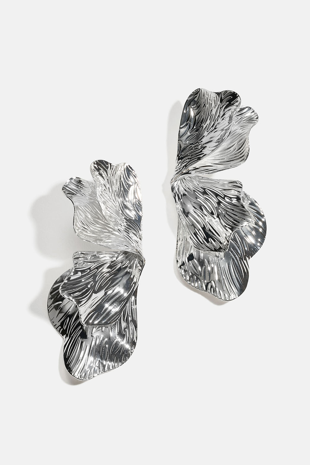 Kronbladformede øredobber med klips i gruppen Smykker / Øredobber / Clips hos Glitter (253011311001)