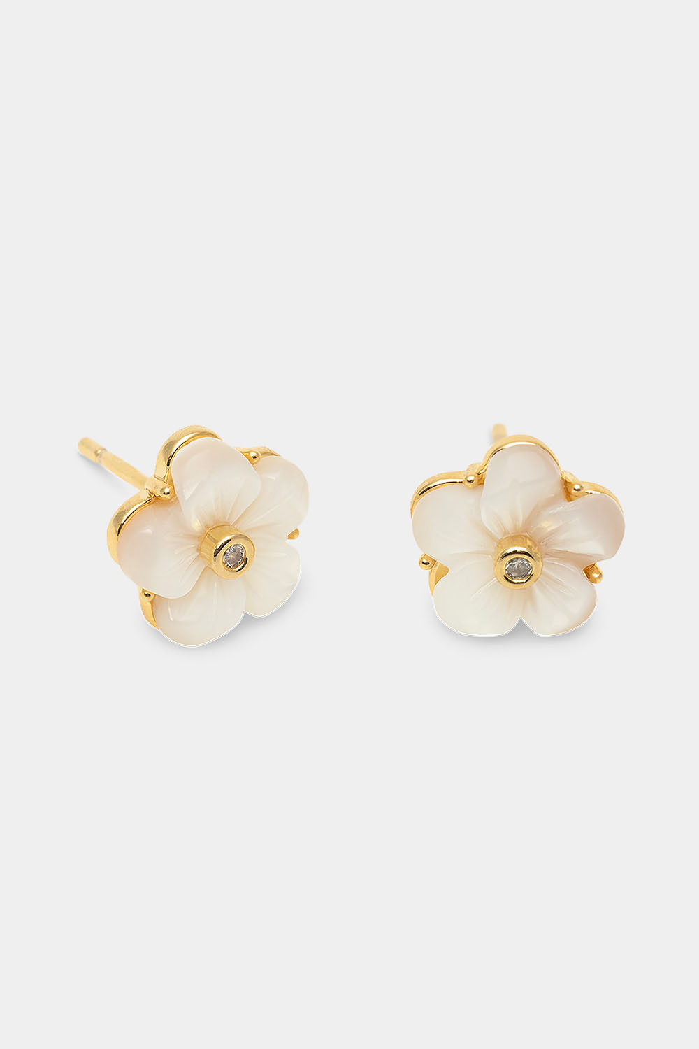 Petite Claire earrings - Creme puff i gruppen Lily and Rose - Øredobber hos Glitter (253011533102)