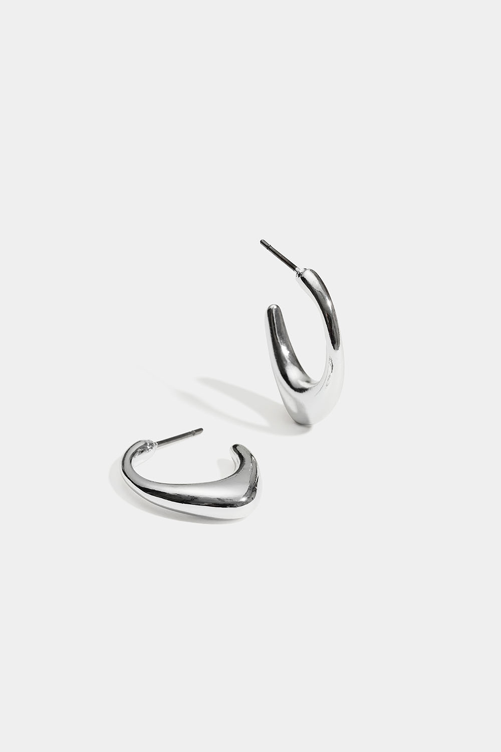 Ringer med spiss design i gruppen Smykker / Øredobber / Øreringer hos Glitter (253011991001)
