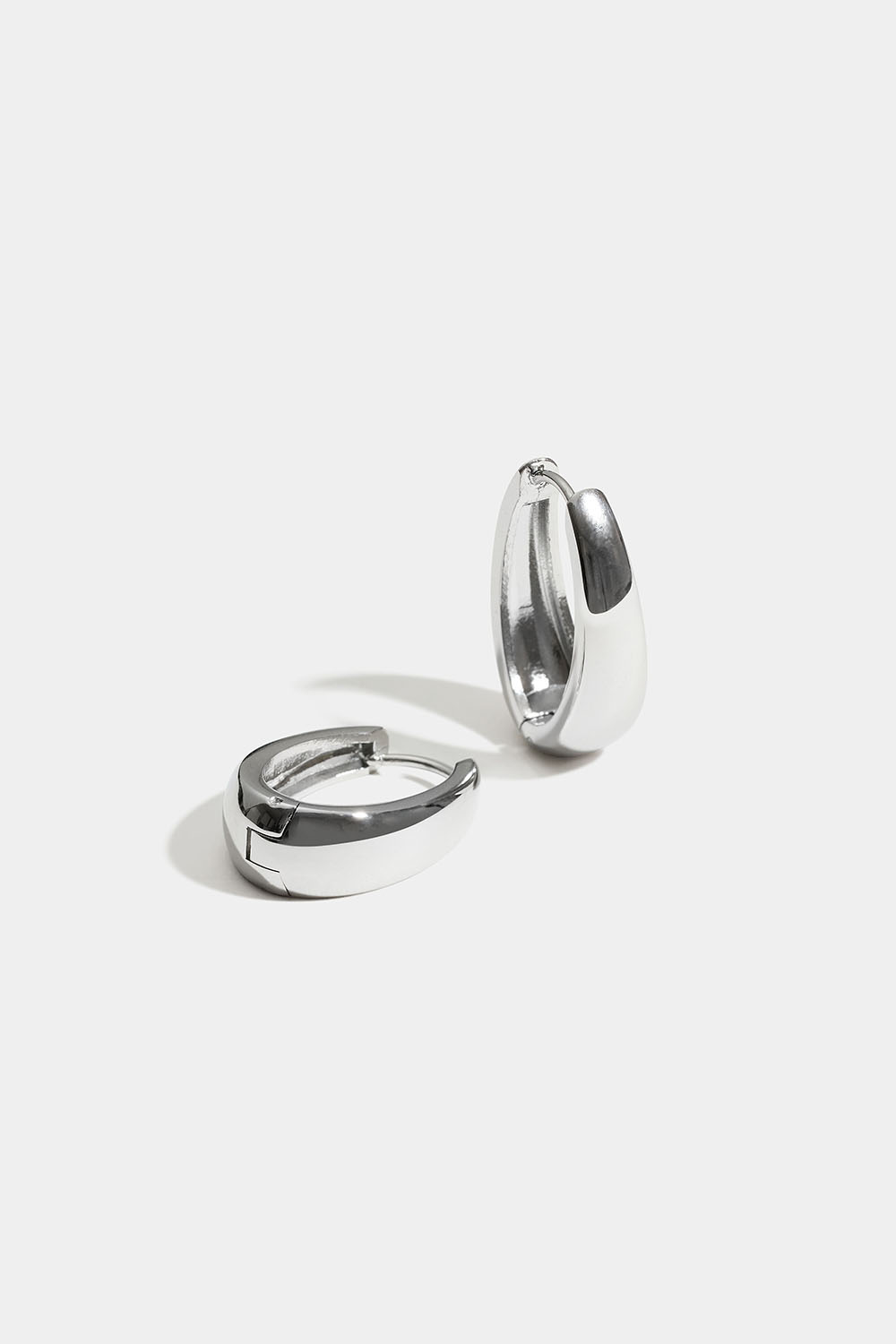 Ovale hoops i stål i gruppen Stainless Steel / Øredobber i stål hos Glitter (253012141600)