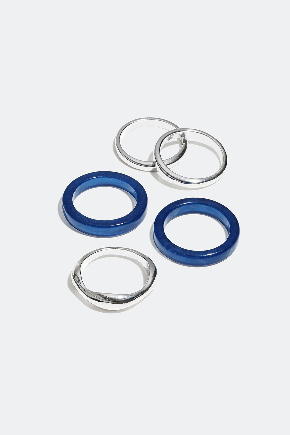 Glatte ringer og melerte ringer i plast, 5-pakning i gruppen Alle Smykker / Ringer / Flerpakning hos Glitter (25600006)