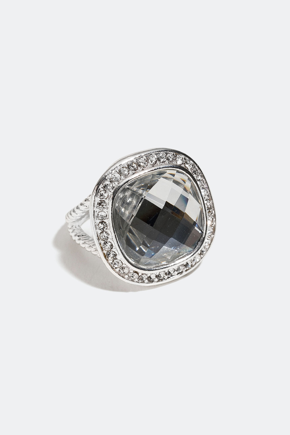 Vridd ring med hvite glassteiner i gruppen Smykker / Ringer hos Glitter (2560004)