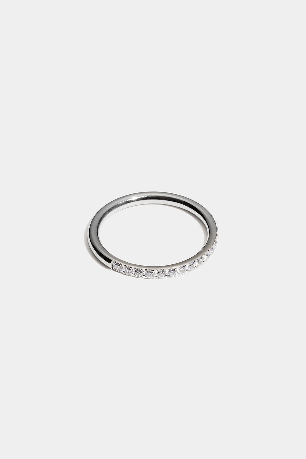 Tynn ring i stål med Cubic Zirconia i gruppen Stål / Ringer i stål hos Glitter (25600073)