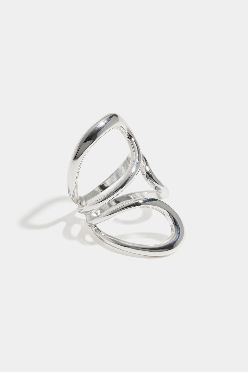 Skulpturert ring i sølvfarge i gruppen Smykker / Ringer hos Glitter (2560015410)