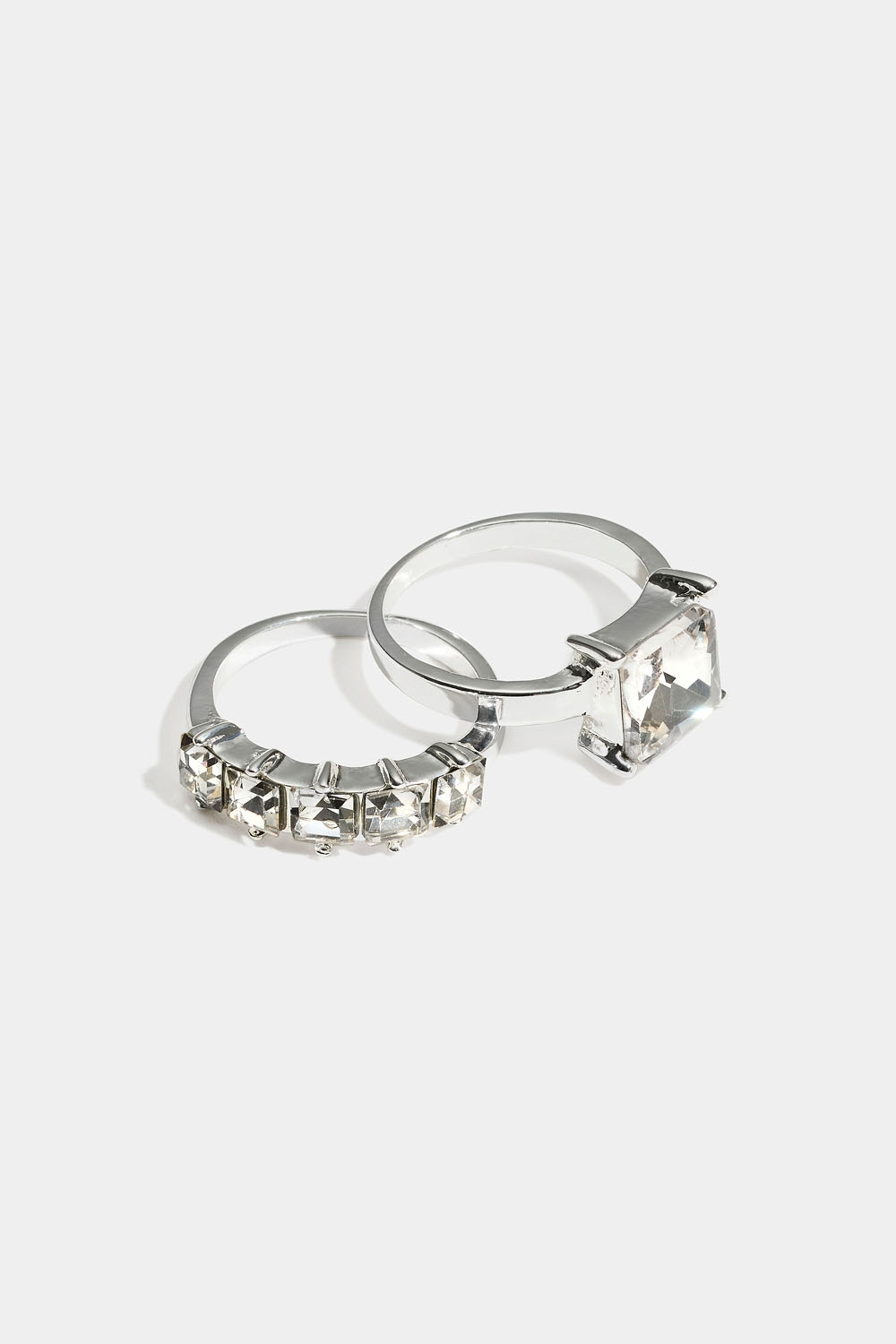 Ringer med hvite steiner, 2-pakning i gruppen Smykker / Ringer / Flerpakning hos Glitter (2560015910)