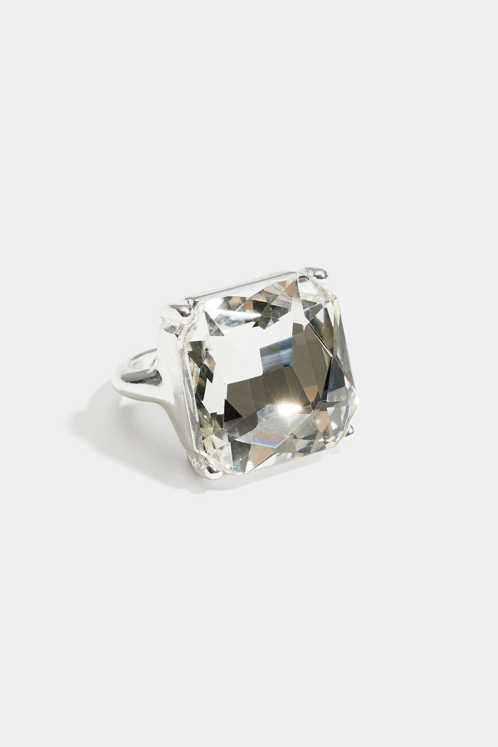 Ring med to kvadratiske glassteiner i gruppen Smykker / Ringer / Rhinestone hos Glitter (2560016010)