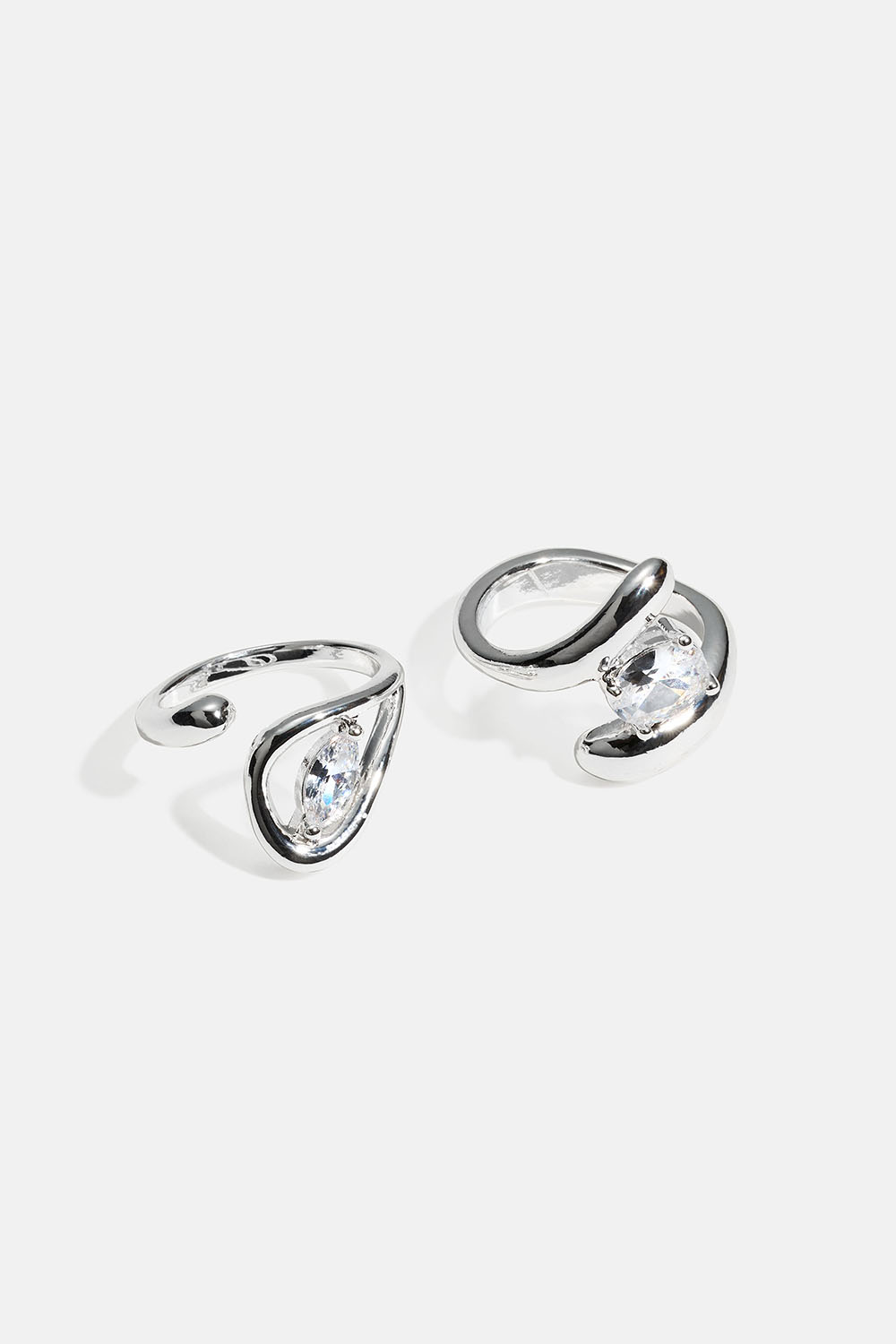 Ringer med glassteiner og omlottdesign, 2-pakning i gruppen Smykker / Ringer / Flerpakning hos Glitter (2560018610)