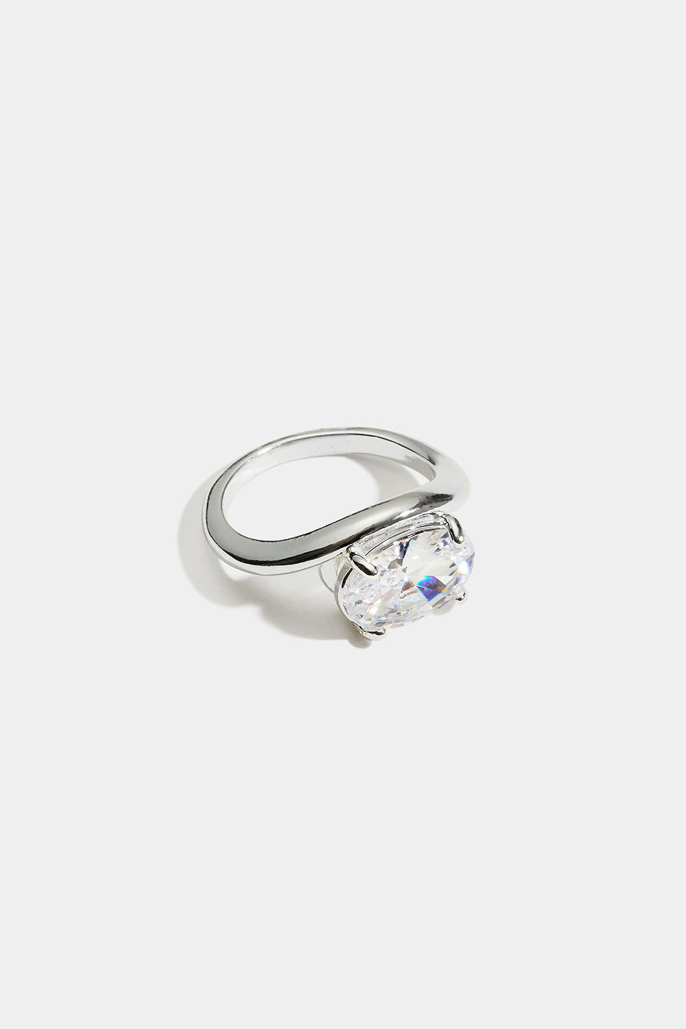 Ring i bølget design med oval glasstein i gruppen Smykker / Ringer hos Glitter (2560020210)