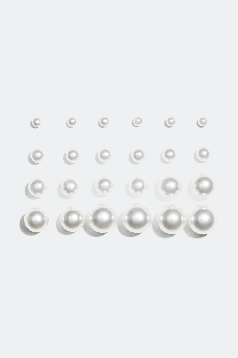 Øredobber med plastperler, 12- pack