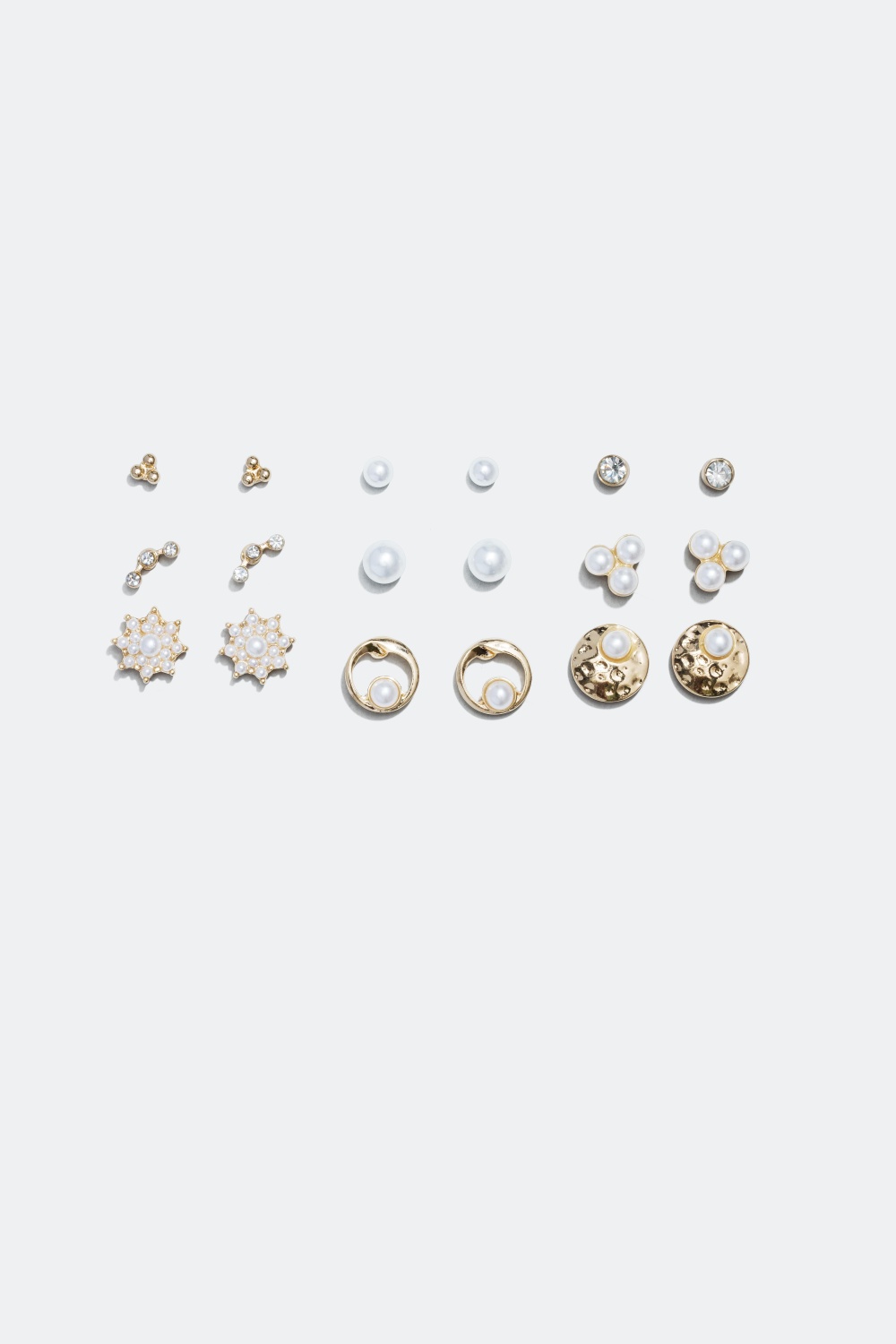 9-pakning med gullfargede øredobber med perler og glassteiner i gruppen Smykker / Øredobber hos Glitter (324523)