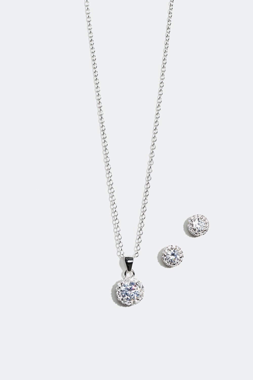 Smykkesett i ekte sølv med Cubic Zirconia-steiner i gruppen Ekte sølv / Sølvhalskjeder / Halskjeder med anheng hos Glitter (325380)