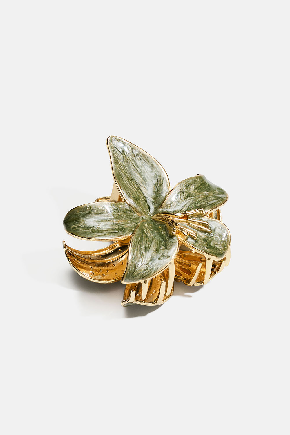 Blomsterformet hårspenne i grønt og gullfarget metall i gruppen Håraccessories / Spenner & klemmer / Hårklyper hos Glitter (331002157500)
