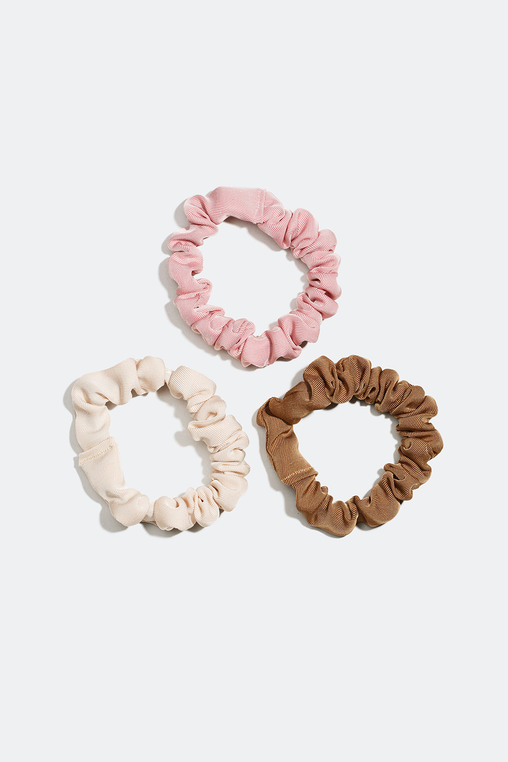 Små scrunchies i forskjellige farger, 3-pakning i gruppen Hårtilbehør / Scrunchies / Flerpakning hos Glitter (33200011)