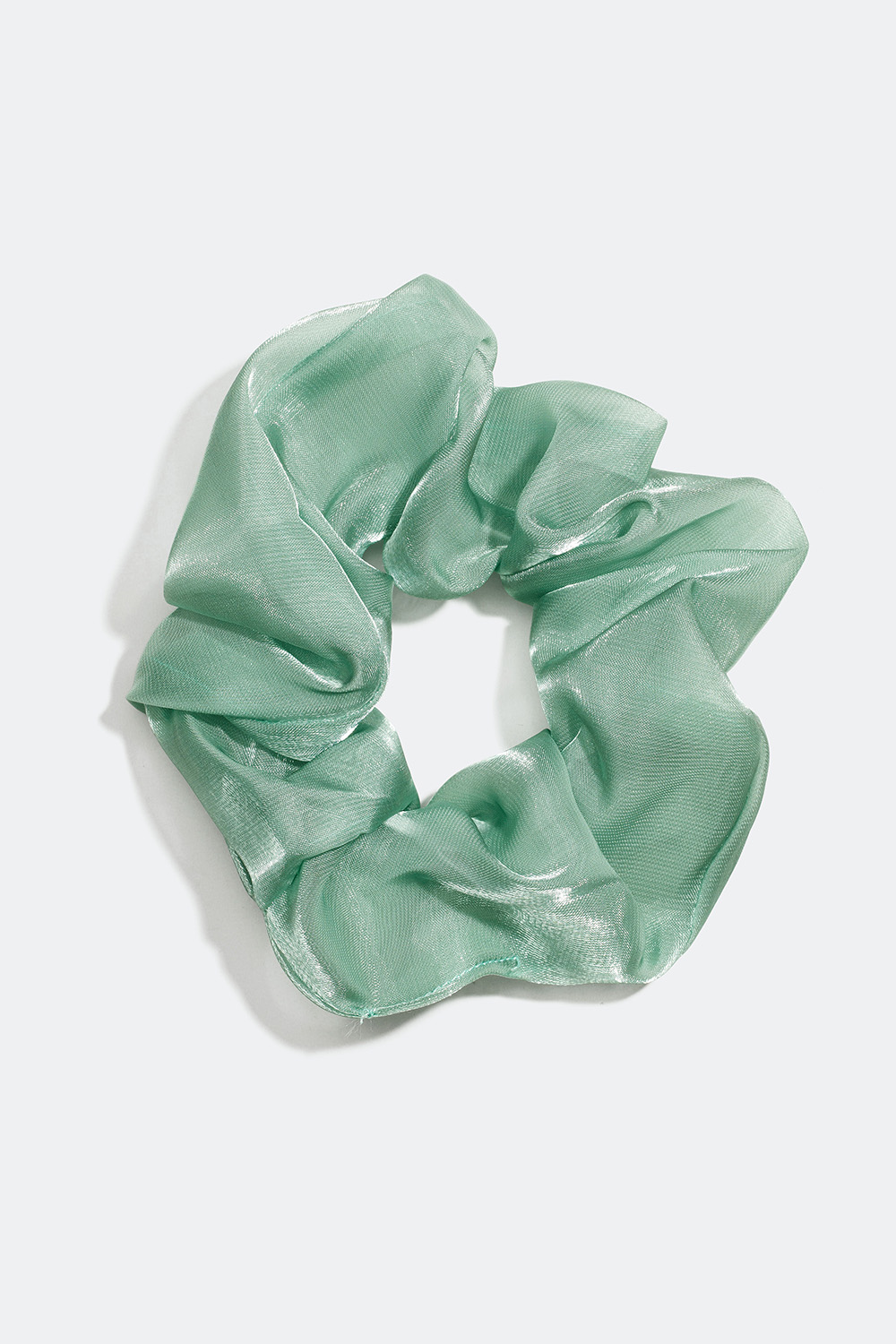 Grønn scrunchie med glanset overflate i gruppen Håraccessories / Scrunchies hos Glitter (332000597600)