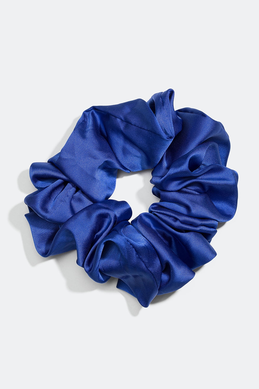 Stor blå scrunchie i gruppen Håraccessories / Scrunchies hos Glitter (332000717200)