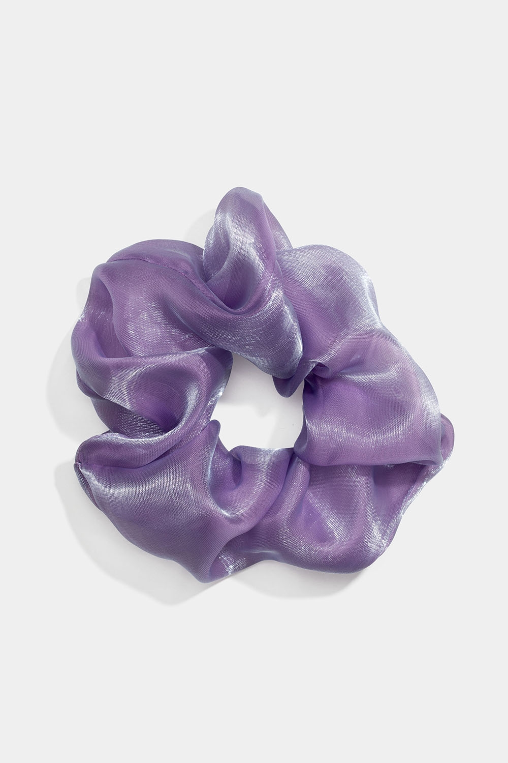 Scrunchie med skinnende lilla stoff i gruppen Håraccessories / Scrunchies hos Glitter (332000986500)