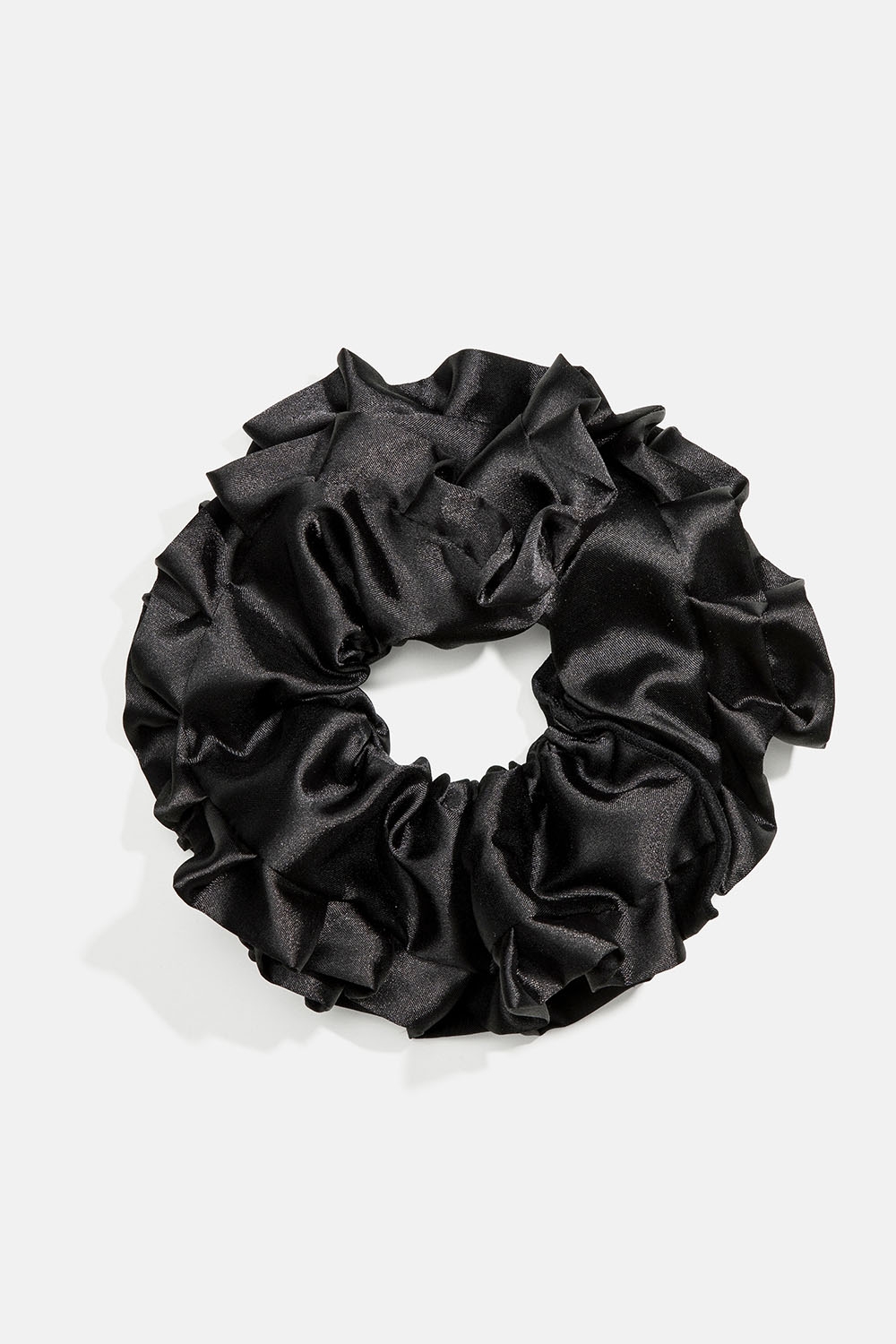 Stor, svart scrunchie med volang i gruppen Håraccessories / Scrunchies / Mega-scrunchies hos Glitter (332001109000)