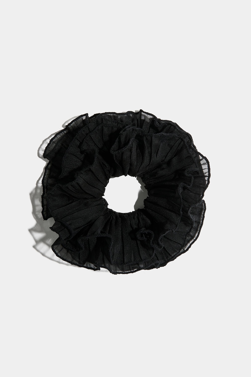 Svart scrunchie i plissert tyll i gruppen Håraccessories / Scrunchies hos Glitter (332001199000)