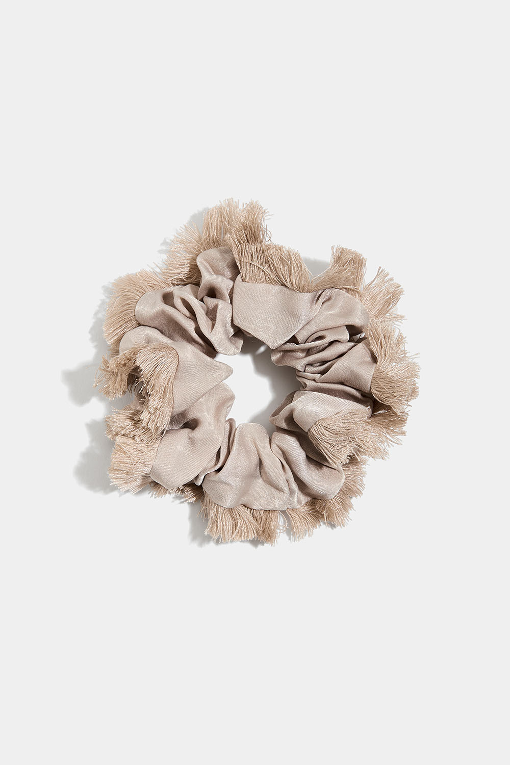 Scrunchie med frynser, beige i gruppen Håraccessories / Scrunchies hos Glitter (332001348300)